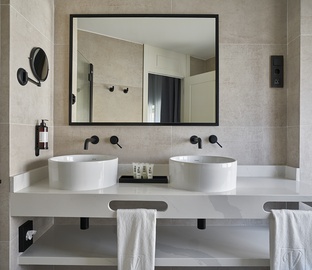 Bagno  Vincci Larios Diez Málaga